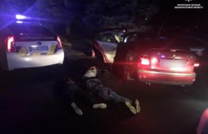 Водій в Ужгороді протаранив авто поліцейських