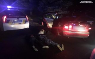 Водій в Ужгороді протаранив авто поліцейських