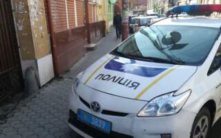 Поліцейські Мукачева самі паркуються як олені (фото)