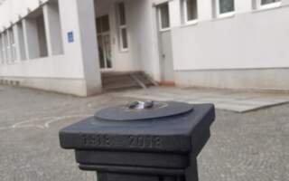 В Ужгороді вандали відламали міні-скульптуру Томашеві Масарикові (ФОТО)