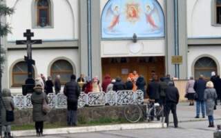 В одному з православних храмів Ужгорода зібралося понад 60 вірян