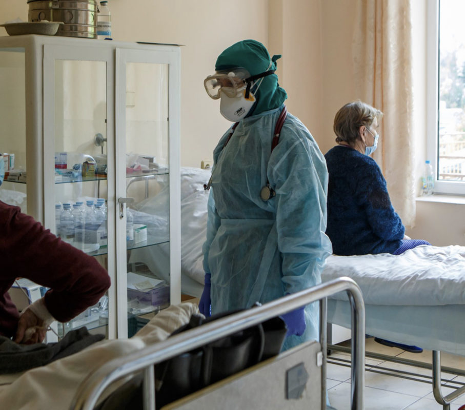 «Не боїться зараз тільки дурний», - Михайло Поляк, головний лікар Закарпатської обласної інфекційної лікарні