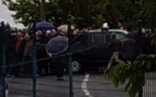 На КПП «Тиса» автомобіль прикордонників люди зіштовхнули в кювет (відео)