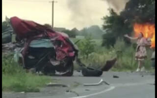 Страшне ДТП під Мукачевом: фура розтрощила Mazda (відео)