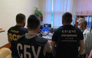 СБУ проводить обшуки в Закарпатській ОДА: справа стосується закупки захисних халатів