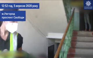 Відео пожежі в багатоповерхівці Ужгорода