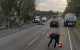Смертельна аварія: під колесами Skoda загинув велосипедист (ФОТО)