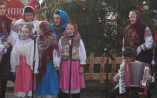 ФОТО. У Буштині, що на Тячівщині, влаштували новорічно-різдвяний благодійний концерт