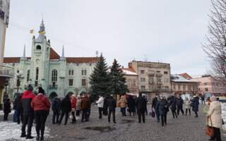Близько сотні людей вийшли на тарифний протест у Мукачеві (ФОТО)