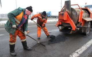 Закарпатський грошовий дерибан: Тендери на ремонти доріг виграють фірми тижневики