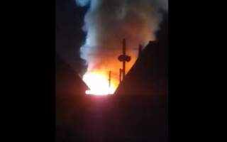 Масштабна пожежа на Закарпатті: Горить металобаза (ВІДЕо)