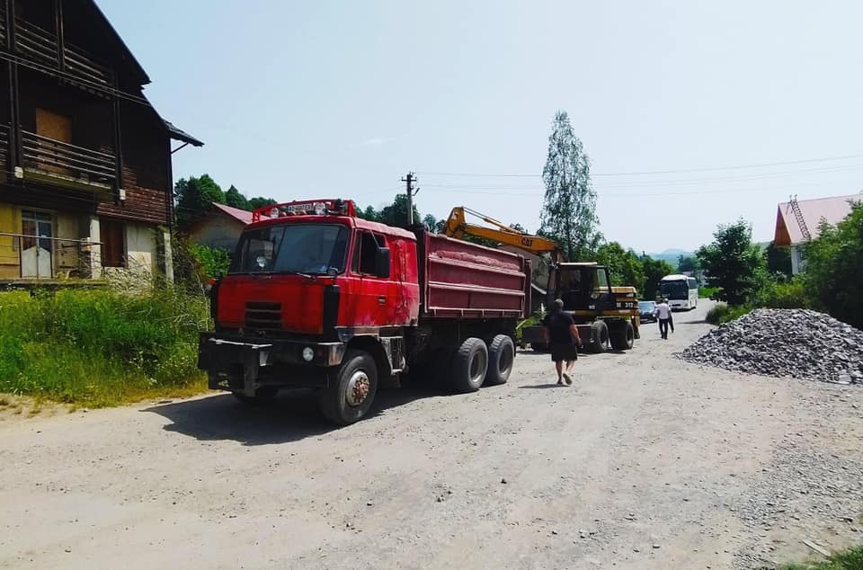 Розпочалися ремонтні роботи на автодорозі загального користування місцевого значення Пилипець – Потік (ФОТО)