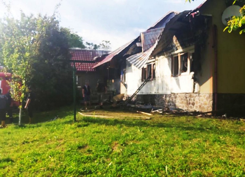 На Тячівщині дитина врятувала будинок від цілковитого згоряння (ФОТО)