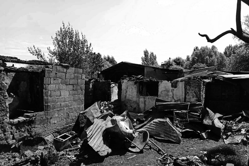 Показали наслідки нічної пожежі у ромському таборі: Знищено майже все (ФОТО)