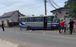 Важка черепно-мозкова травма: На Закарпатті автобус збив жінку (ФОТО. ВІДЕО)