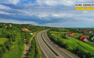Масштабний ремонт головного маршруту Закарпатської області триває