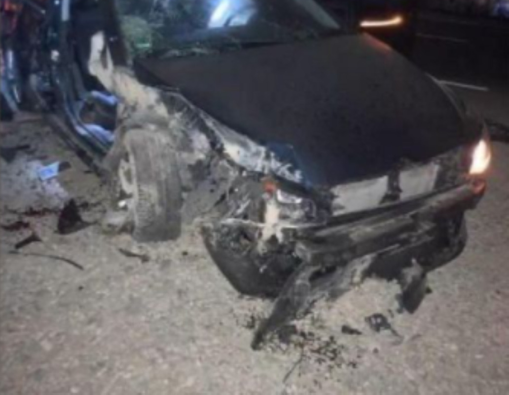 Від отриманих травм на місці аварії загинули водій та пасажир одного з транспортних засобів: Смертельна ДТП на Закарпатті (ФОТО)