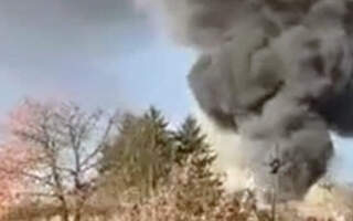 Великий вогонь намагаються погасити десяток рятувальників: Масштабна пожежа на Закарпатті (ФОТО)