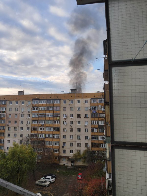 В Ужгороді горить школа
