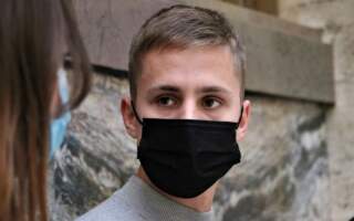 Студент Данило Куліков отримав бустерне щеплення у Центрі вакцинації в атріумі ОДА