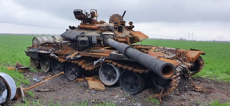 "Дуже розрекламований і розхвалений", - 128 закарпатська бригада знищила орківський танк єдиним пострілом (ФОТО)