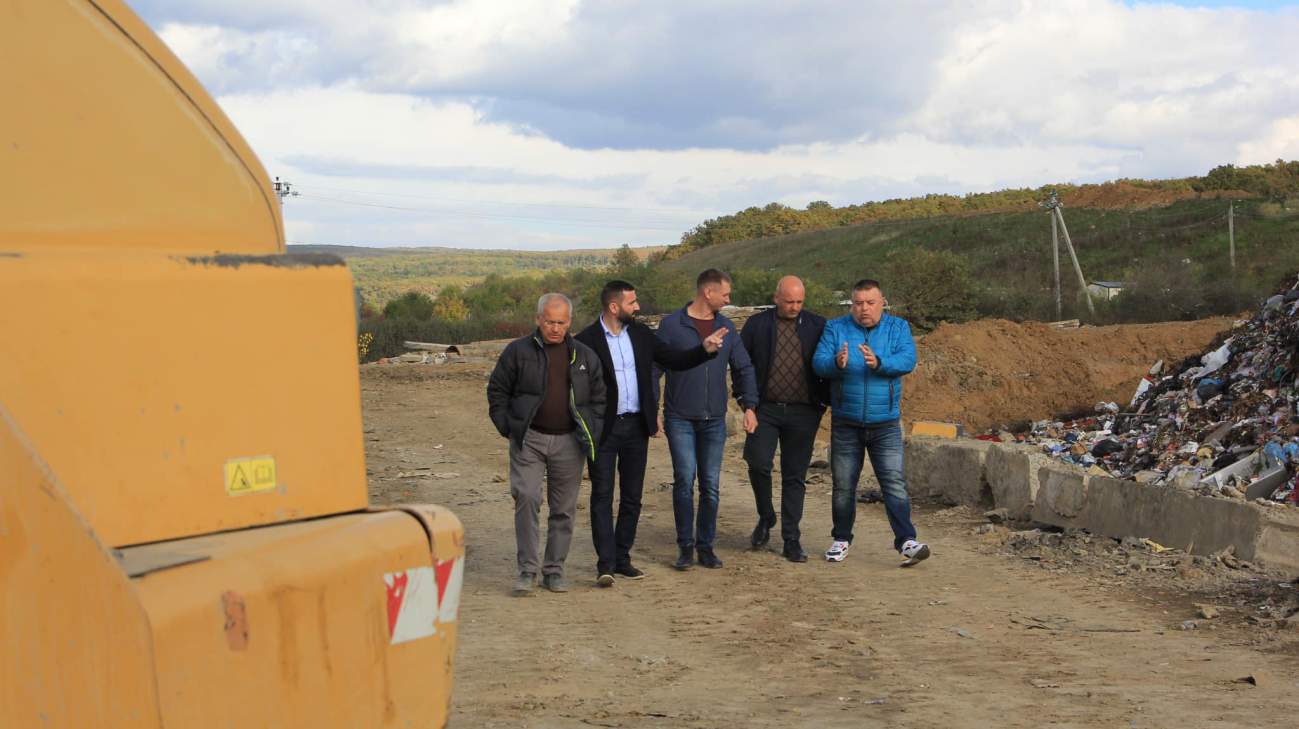 В Ужгороді розробляють котлован для нового сміттєзвалища (ФОТО)