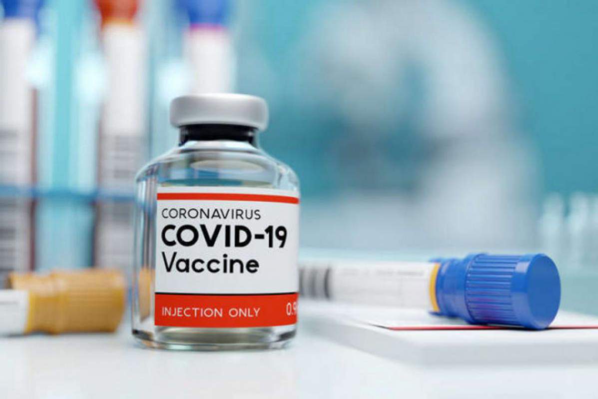 МОЗ України радить вакцинуватися від COVID-19 дорослим та дітям