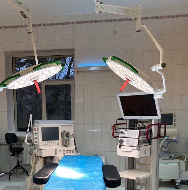 Центр легеневих хвороб в Ужгороді отримав новий сучасний світлодіодний двохкупольний операційний світильник (ФОТО)
