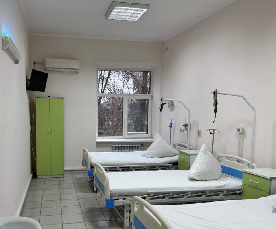 Центр легеневих хвороб в Ужгороді отримав новий сучасний світлодіодний двохкупольний операційний світильник (ФОТО)