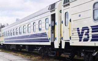 Ракетний обстріл: “Укрзалізниця” повідомила про затримку 4-х поїздів до Закарпаття