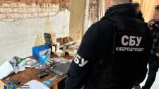 Правоохоронці знешкодили ботоферми у 9 областях України, в тому числі на Закарпатті