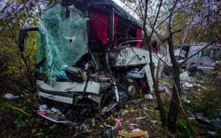 Під Мукачевим фура зіткнулася з автобусом до Риму: є жертви (ФОТО)
