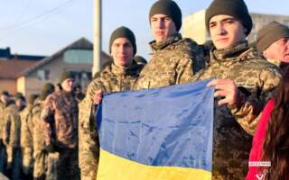 У Мукачеві до Дня Соборності України утворили живий ланцюг єдності (ФОТО)