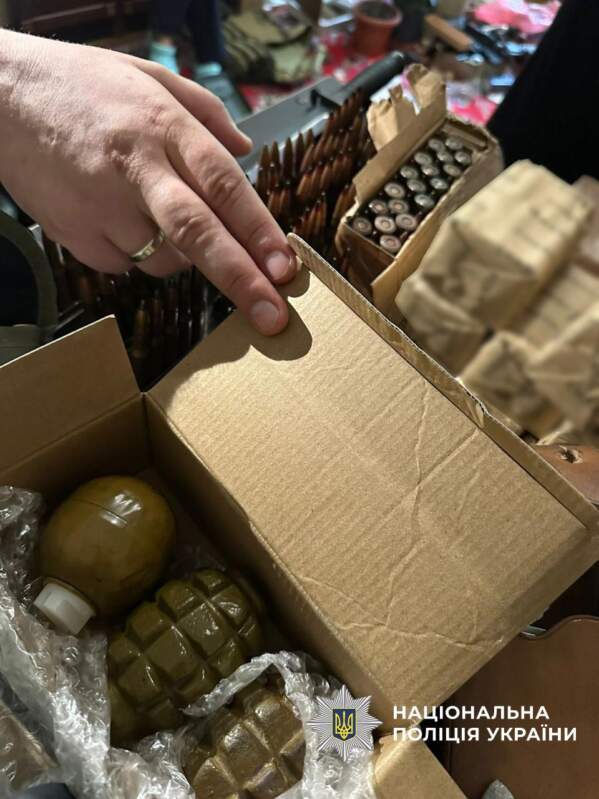Нацполіція проводить масштабну загальнодержавну спецоперацію по боротьбі з незаконним обігом зброї та боєприпасів: триває понад 500 обшуків
