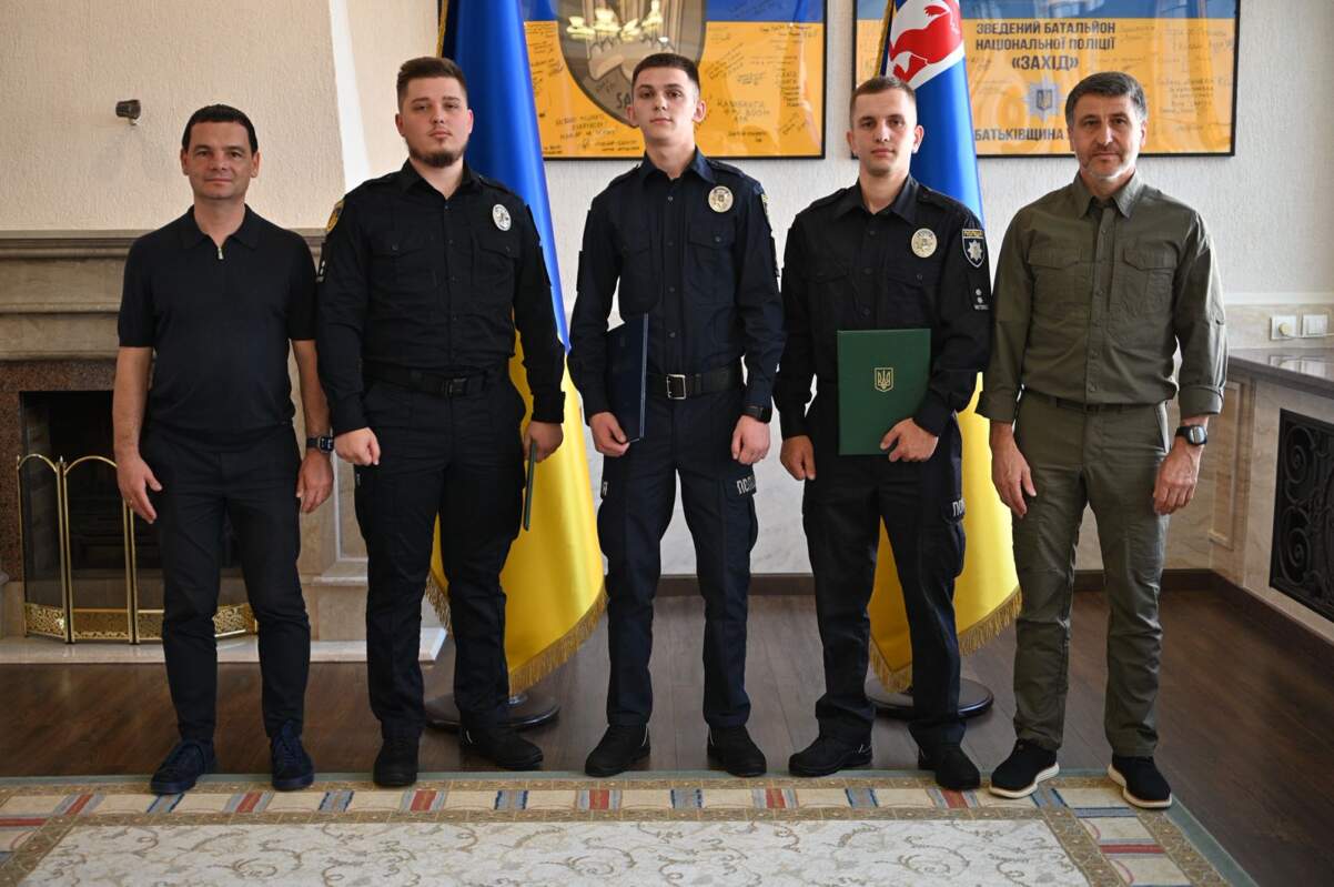 Запобігли теракту в школі: керівництво області відзначило закарпатських поліцейських (ФОТО)