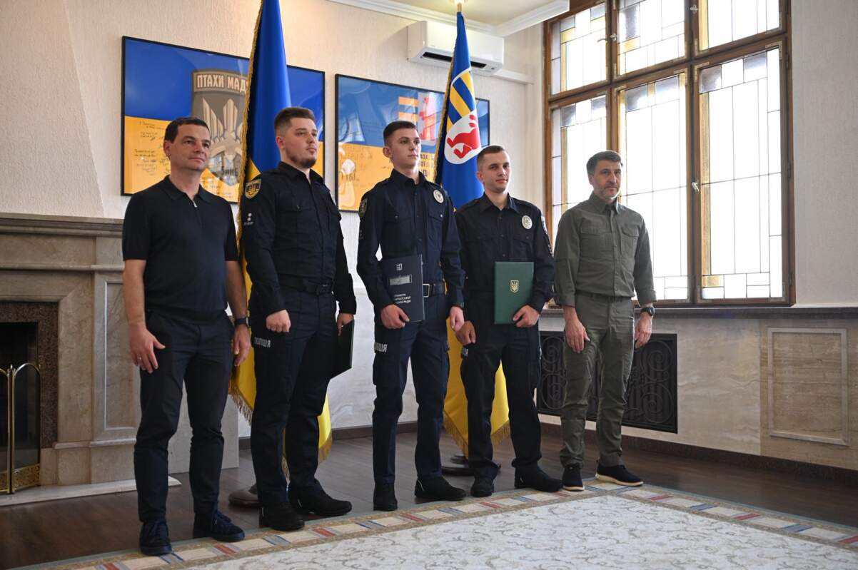 Запобігли теракту в школі: керівництво області відзначило закарпатських поліцейських (ФОТО)