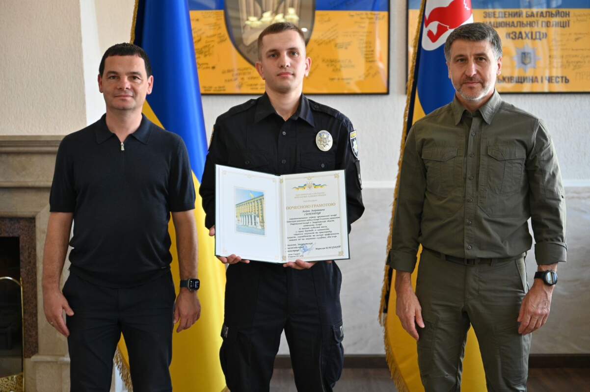 Запобігли теракту в школі: керівництво області відзначило закарпатських поліцейських (ФОТО)