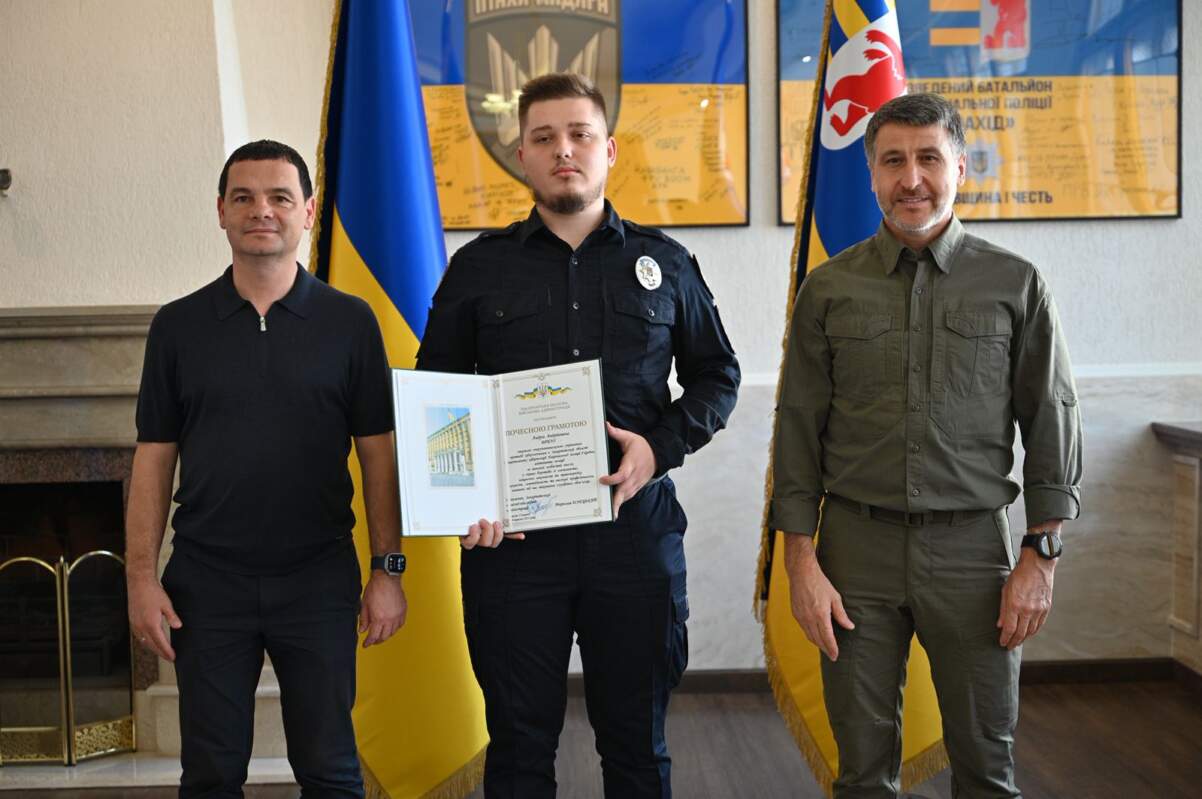 Запобігли теракту в школі: керівництво області відзначило закарпатських поліцейських (ФОТО)