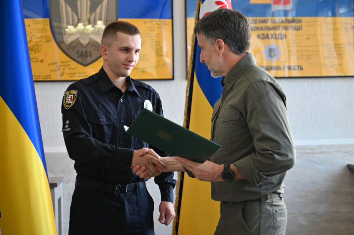 Запобігли теракту в школі: керівництво області відзначило закарпатських поліцейських (ФОТО)