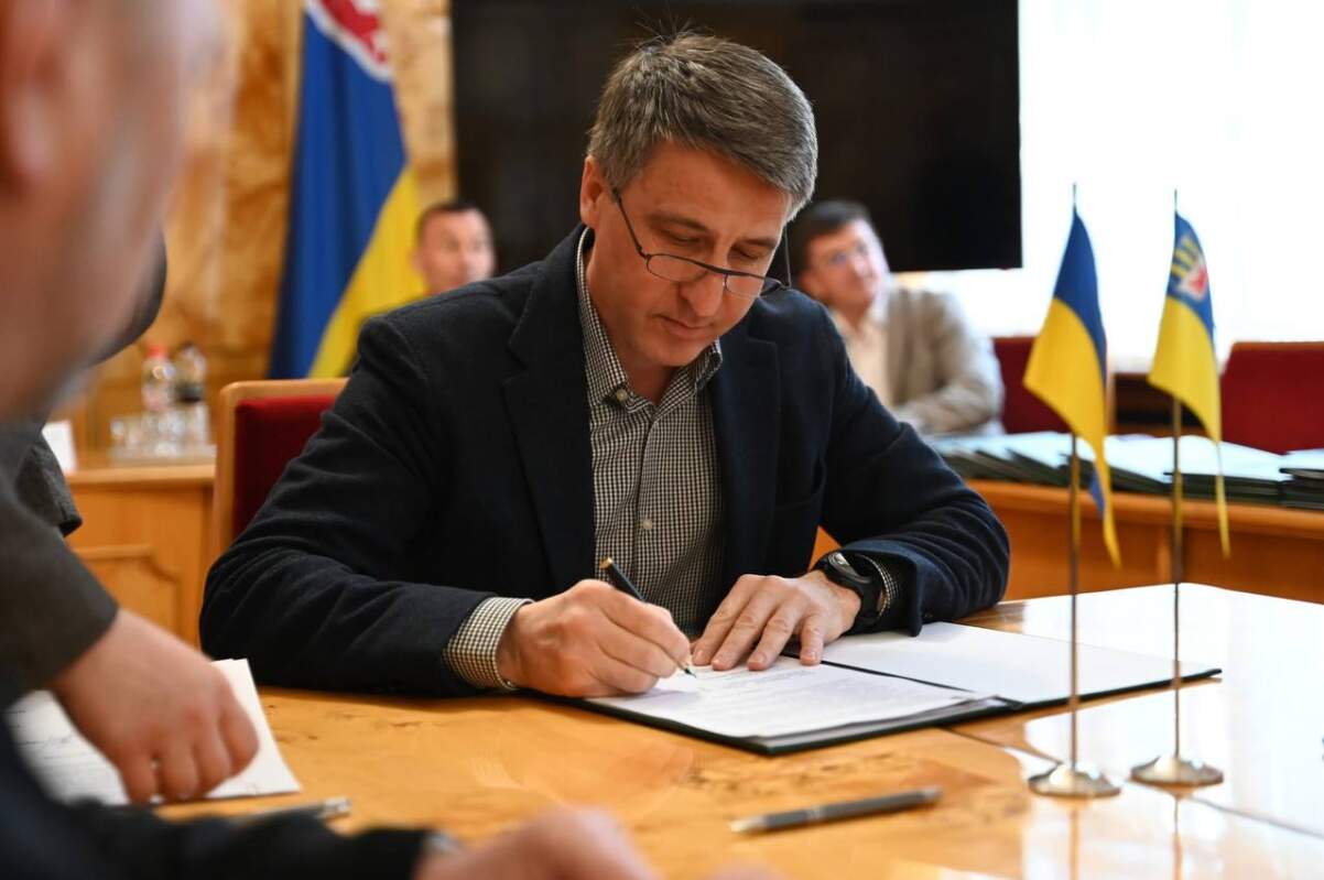 У Закарпатській ОВА підписали меморандуми про співпрацю із закладами профтехосвіти та бізнесом