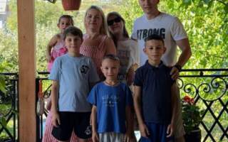 «Якщо не зараз, то коли»: історія родини з Закарпаття, яка за два роки усиновила трьох дітей