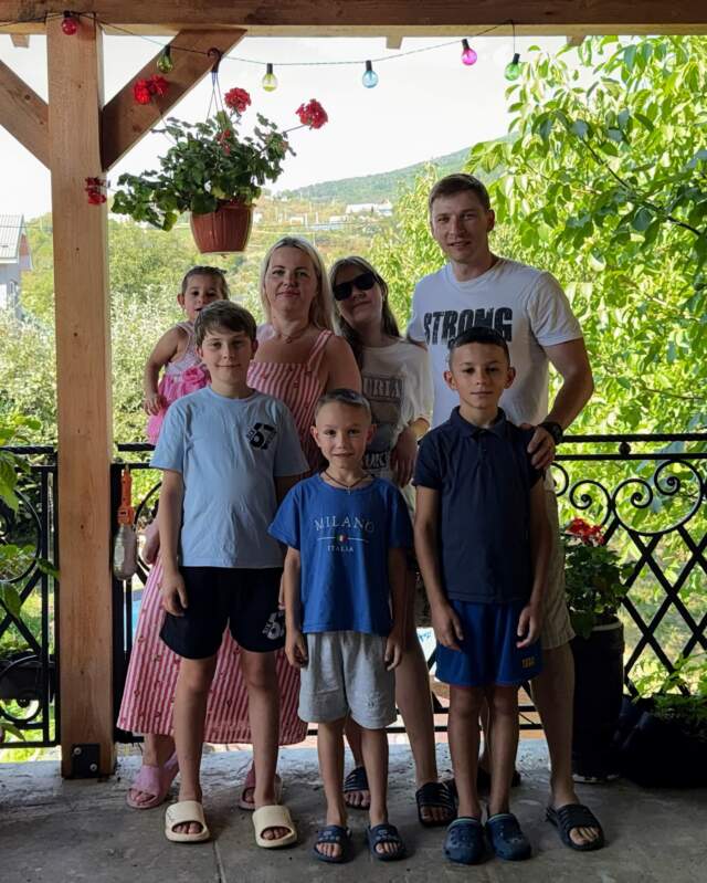 «Якщо не зараз, то коли»: історія родини з Закарпаття, яка за два роки усиновила трьох дітей